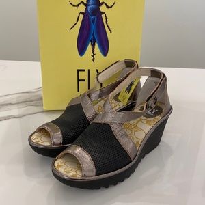 Fly London Yaje Sandal NWT